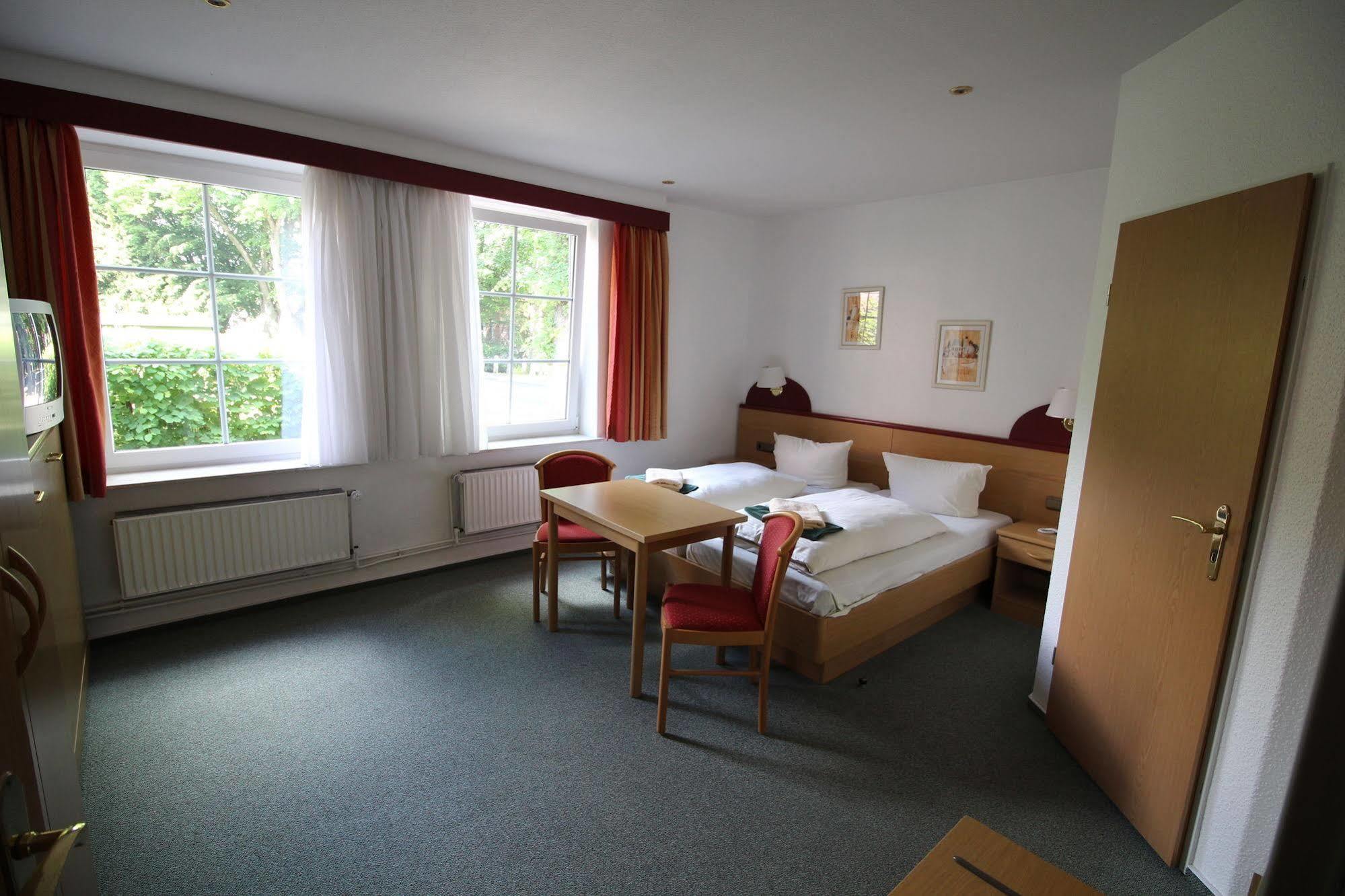 Hotel Carstens Bordesholm Exterior photo