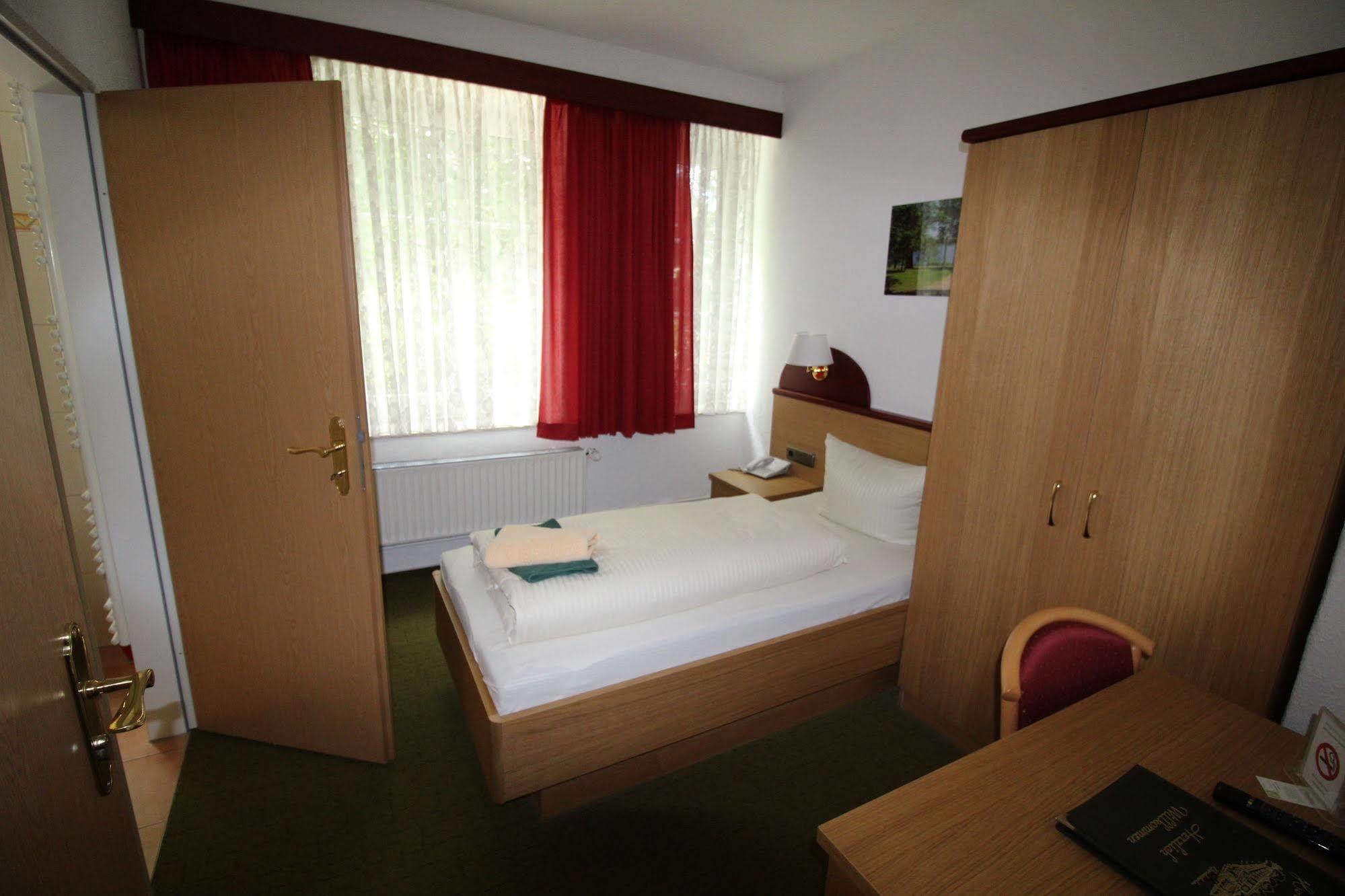 Hotel Carstens Bordesholm Exterior photo