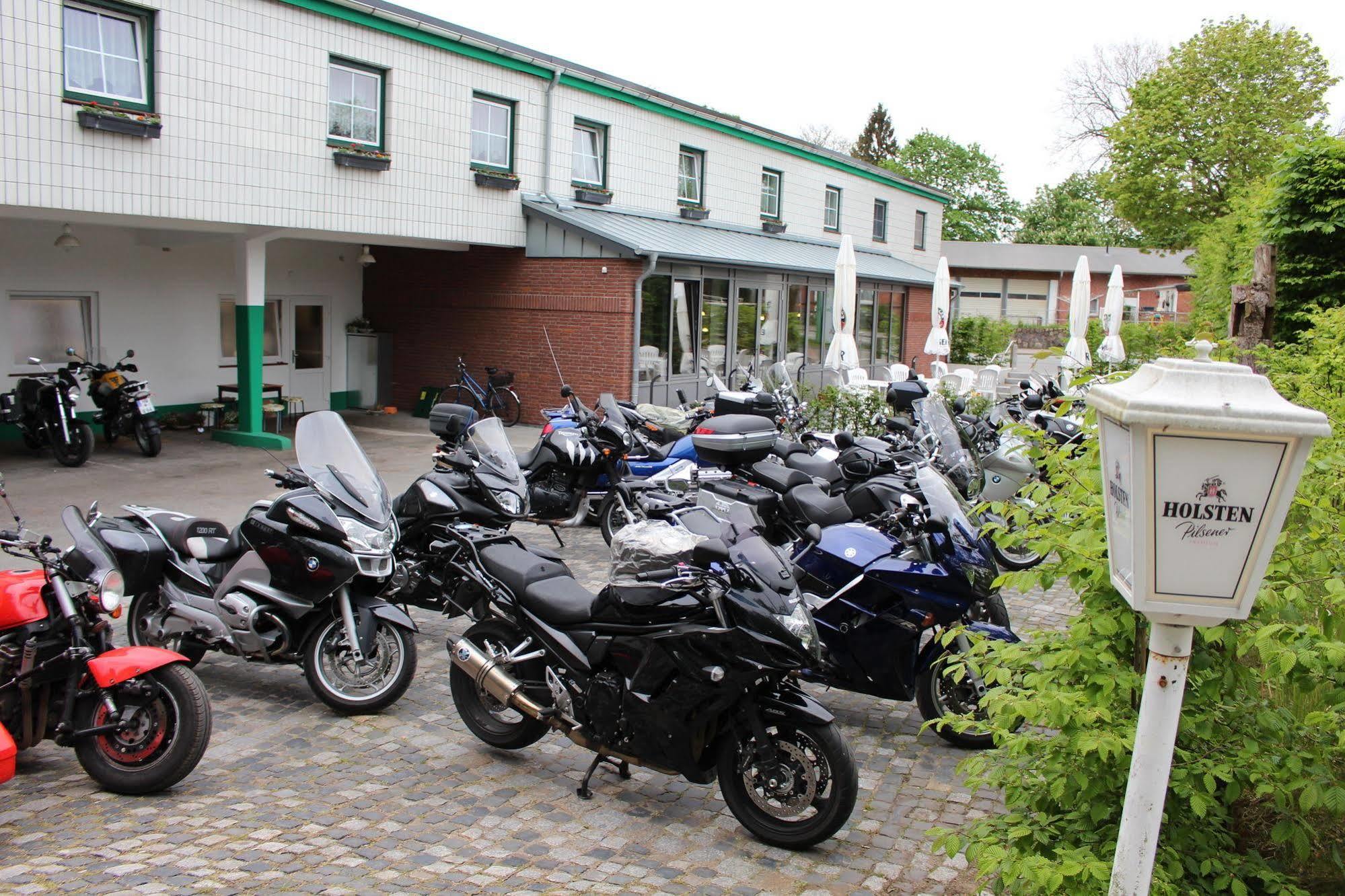 Hotel Carstens Bordesholm Exterior photo